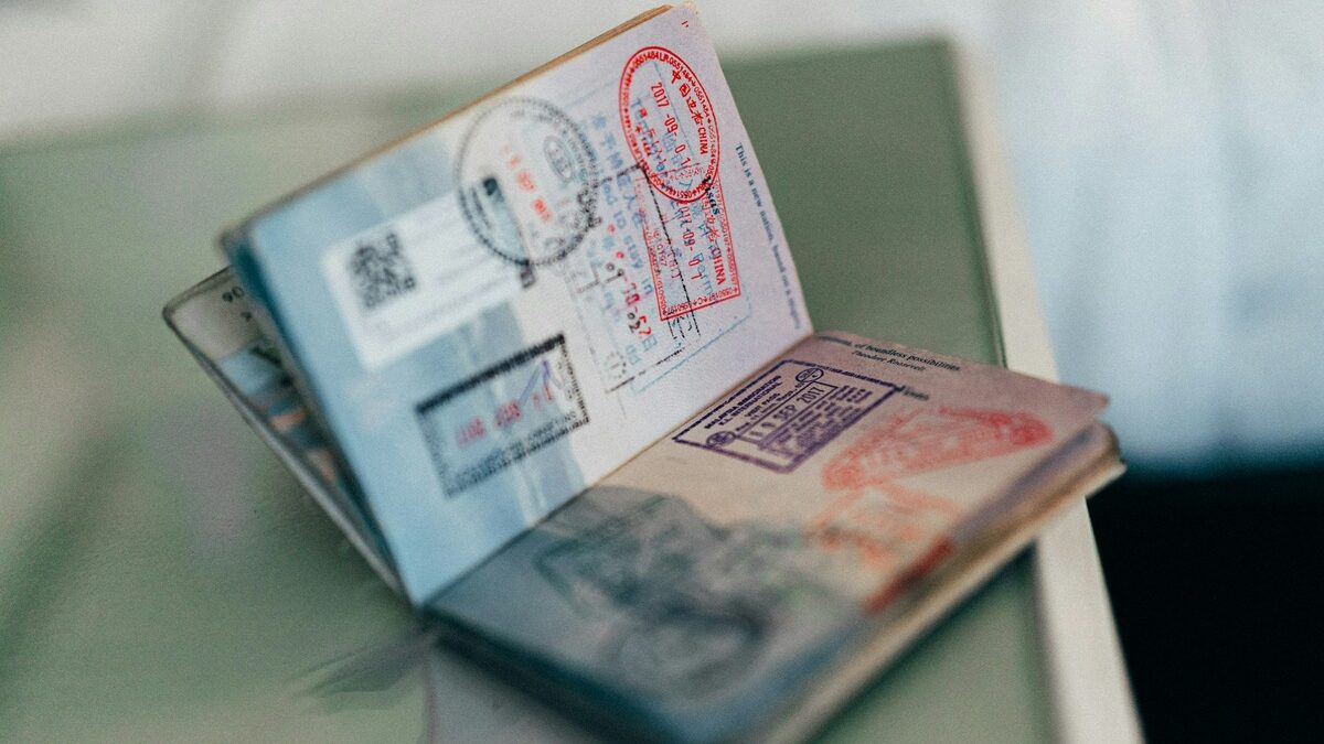 Тръмп подготвя визови ограничения за десетки държави Тръмп подготвя визови ограничения за десетки държави