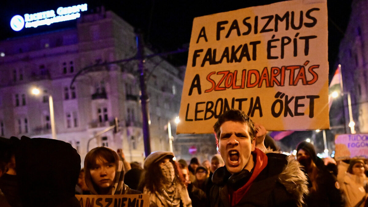 Унгария първа в ЕС забрани прайда