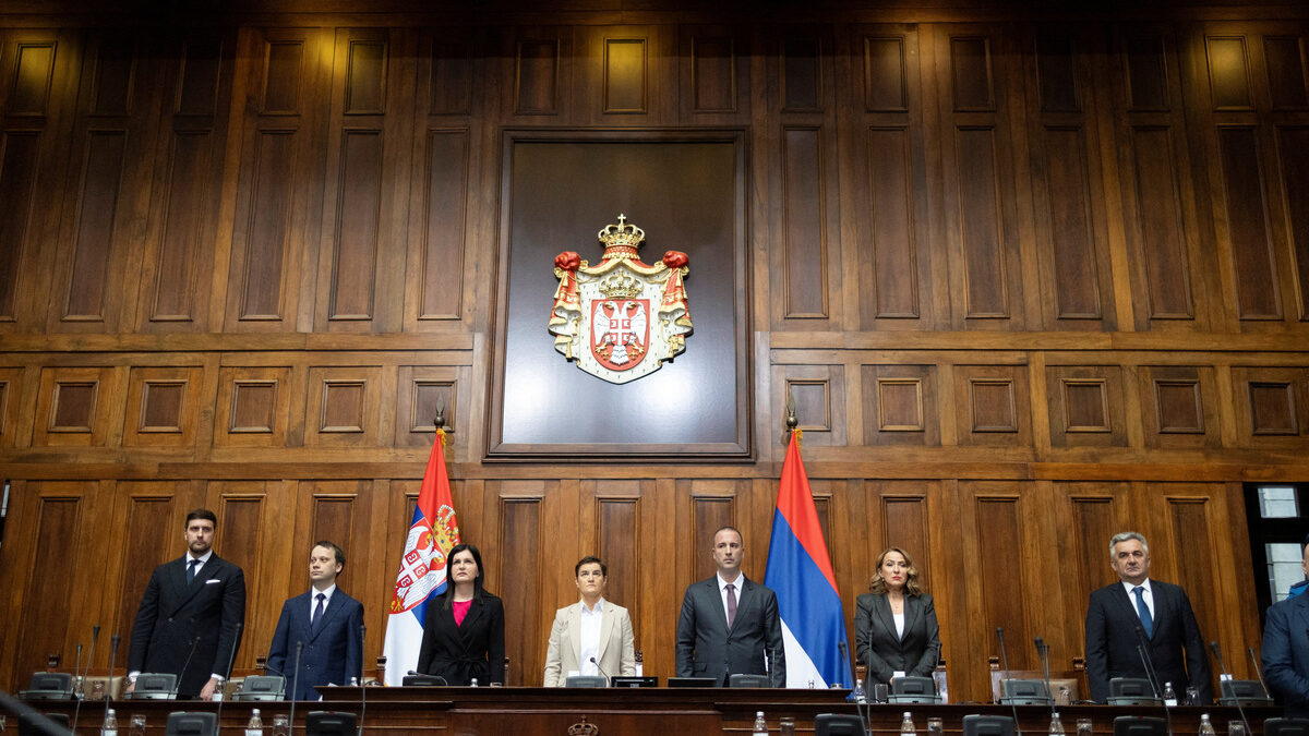 Парламентът в Сърбия прие оставката на премиера, до 30 дни ще се знае следват ли избори Парламентът в Сърбия прие оставката на премиера, до 30 дни ще се знае следват ли избори