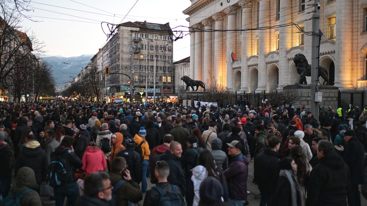 Васил Божков се включи в протеста срещу Пеевски