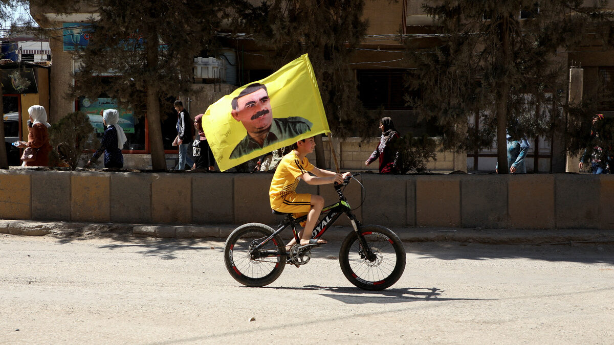"Очакванията и исканията на нашата нация не трябва да бъдат пренебрегвани. ПКК трябва незабавно да проведе своя конгрес, да обяви разпускането си и да сложи край на този въпрос веднъж завинаги", заяви Бахчели в края на изказването си, като предупреди, че отлагането на процеса може да доведе до непредвидени усложнения и провокации