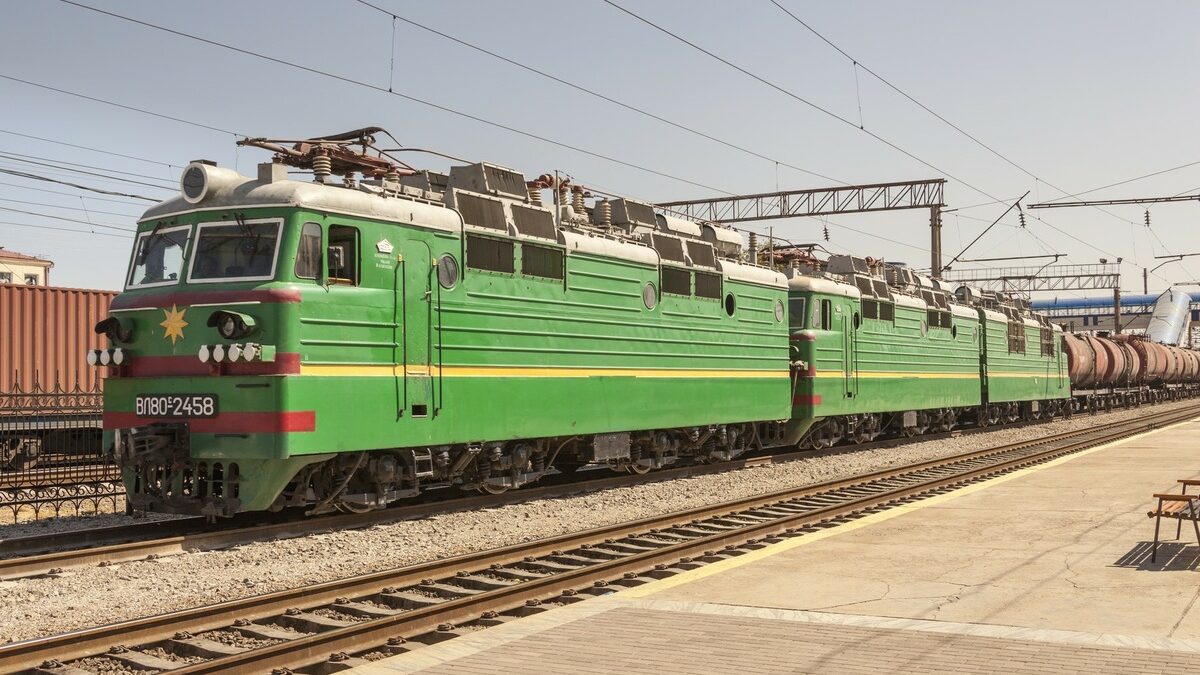 Онлайн системите на украинските железници бяха подложени на мащабна кибератака Онлайн системите на украинските железници бяха подложени на мащабна кибератака