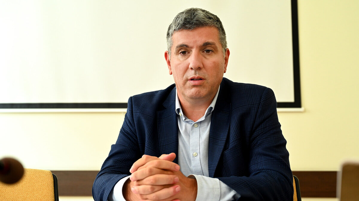 "Продължаваме промяната - Демократична България" си остави вратичка как ще гласува при вота на недоверие