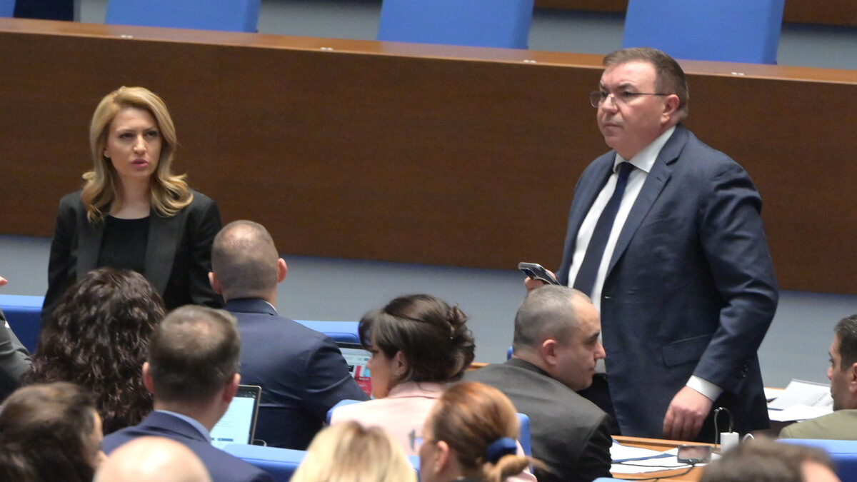 Поведението на ГЕРБ към европрокурор Георгиева ще зависи от това дали тя се е срещала с Петьо Еврото