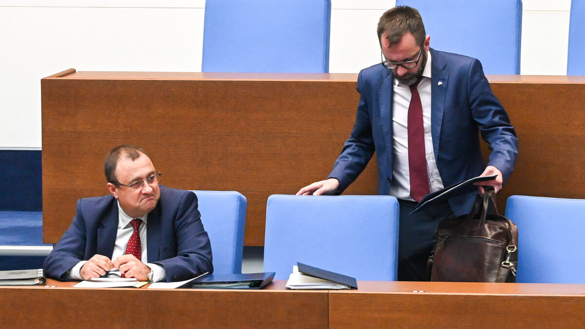 Парламент - парламентарно заседание - Иван Иванов - Йордан Вълчев АПИ