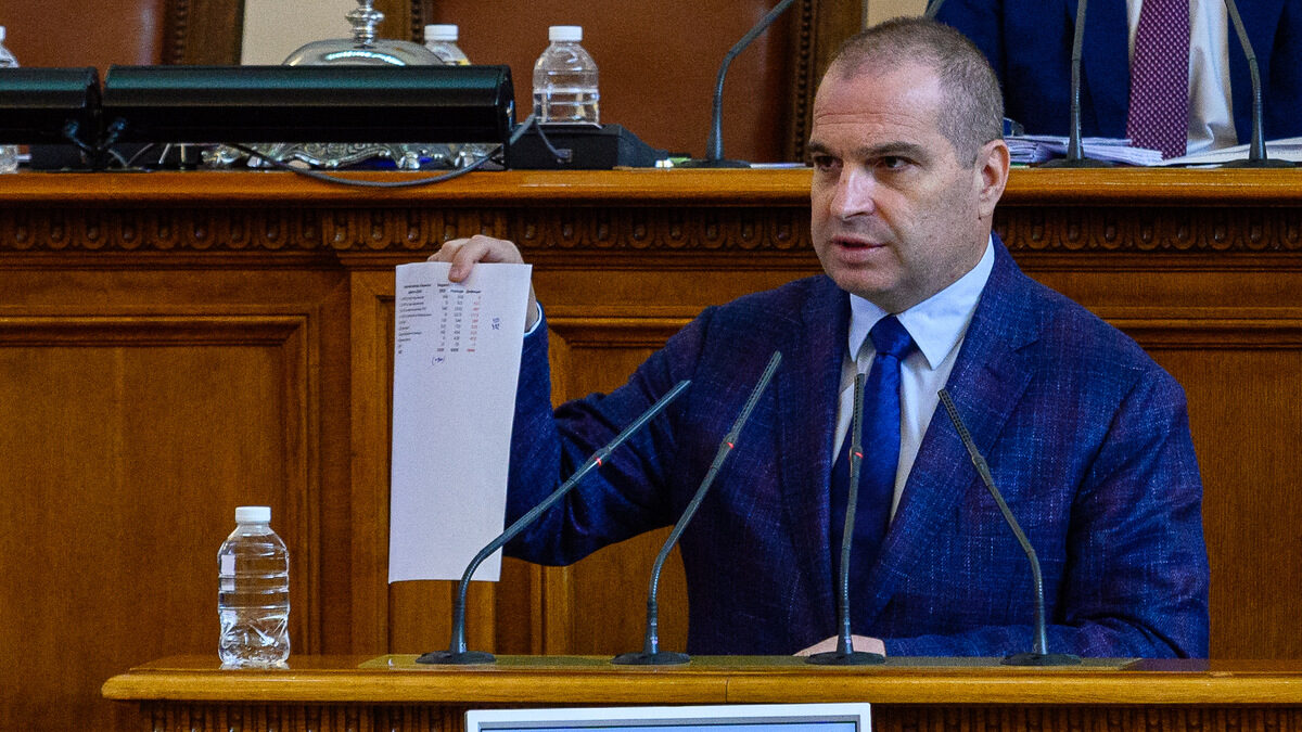Между 2835 и 7432 лева струват устройствата, които ще спрат пияни шофьори да возят деца Между 2835 и 7432 лева струват устройствата, които ще спрат пияни шофьори да возят деца