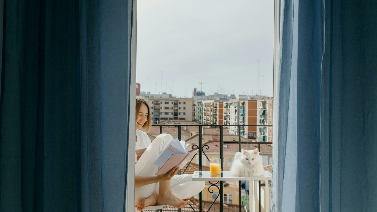 "Утеха във време, когато светът изглежда нестабилен": книгите, които лекуват душата