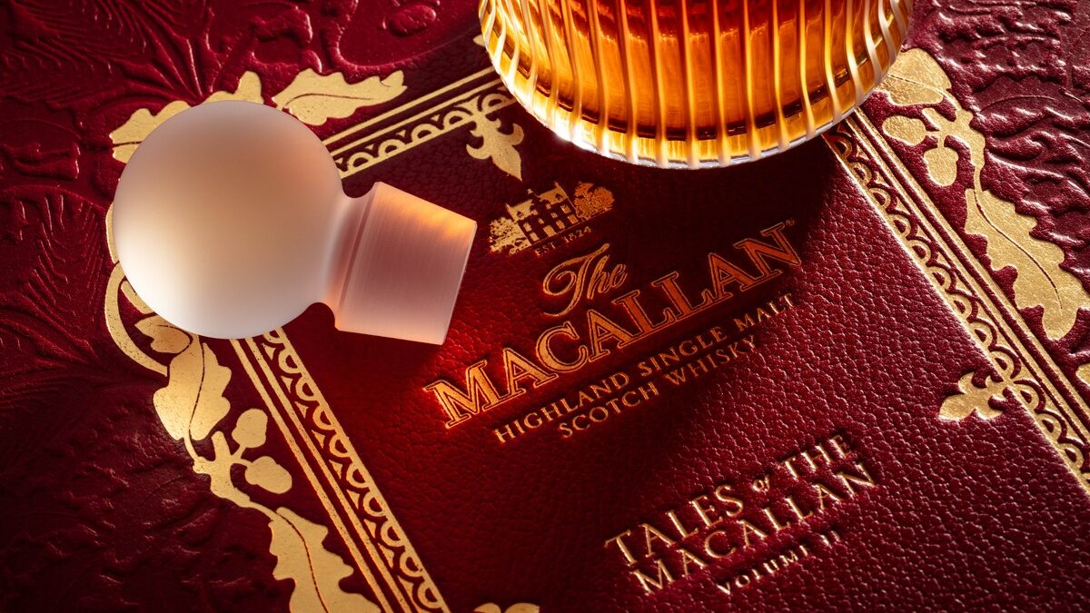 Бутилка от лимитираното уиски Tales of The Macallan Volume II бе продадена в България за 186 000 лв.