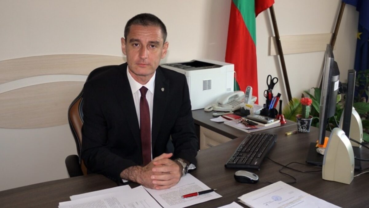Ревизията е установила, че Владимир Николов с ред свои заповеди системно е нарушавал принципа на случайния подбор при разпределение на преписките и досъдебните производства