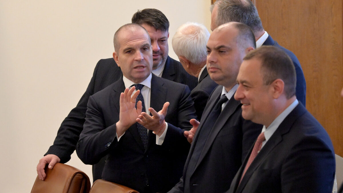 Правителството одобри договора с "Алстом" за 35 нови влака