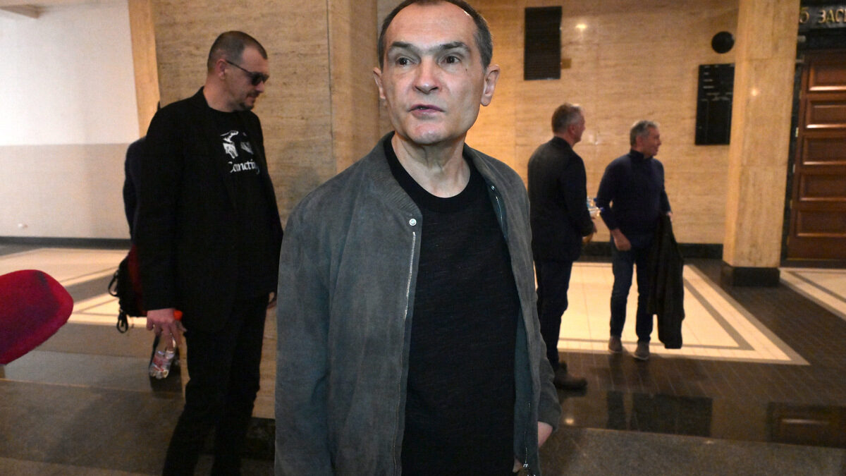 Божков отрича част от артефактите от колекцията му да са крадени