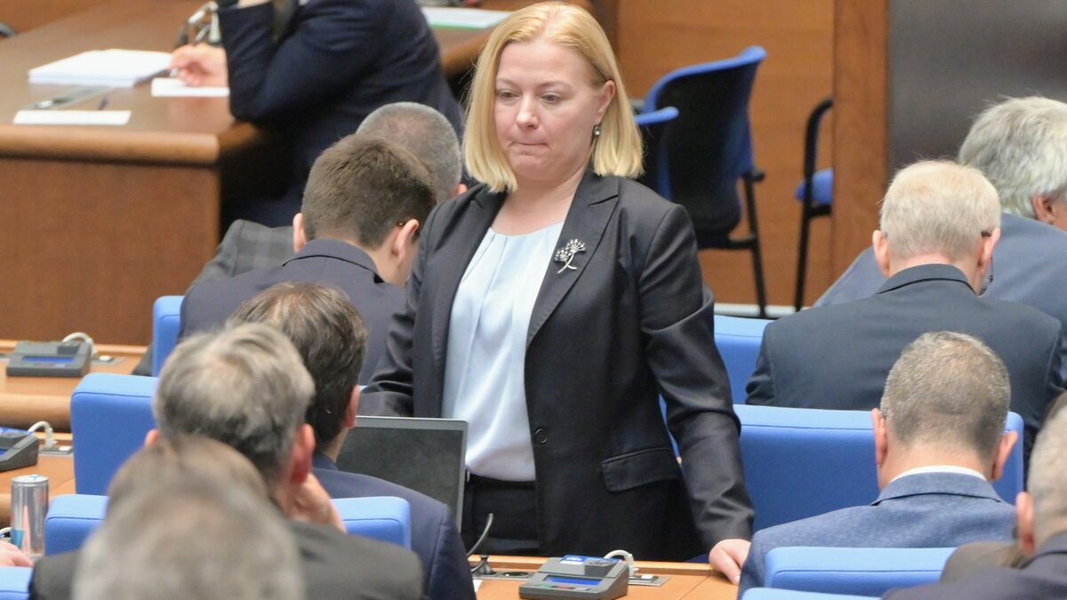 Парламентът отказа да отложи избора на ново ръководство на Комисията за защита на личните данни