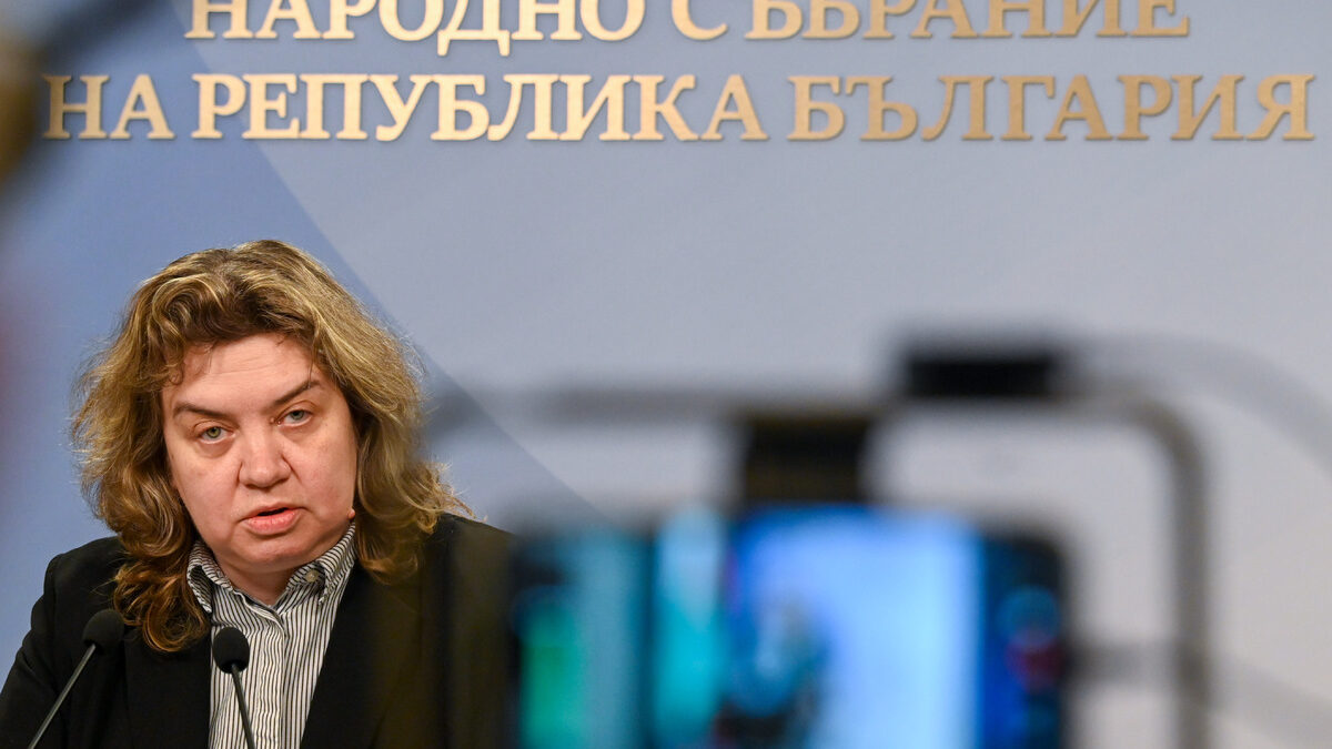 "Съдейства за прикриването на контрабандния канал": "Демократична България" поиска оставката на Наталия Киселова