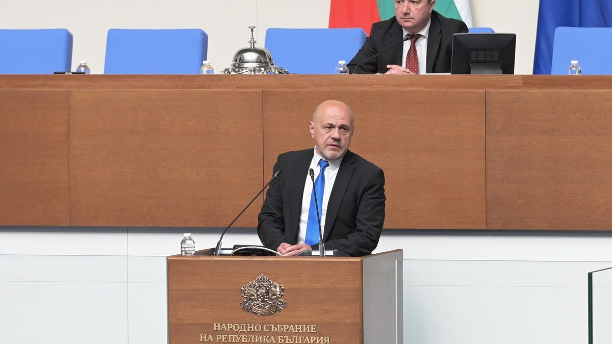 България има огромен шанс да вземе всички пари по плана за възстановяване, смята Томислав Дончев България има огромен шанс да вземе всички пари по плана за възстановяване, смята Томислав Дончев