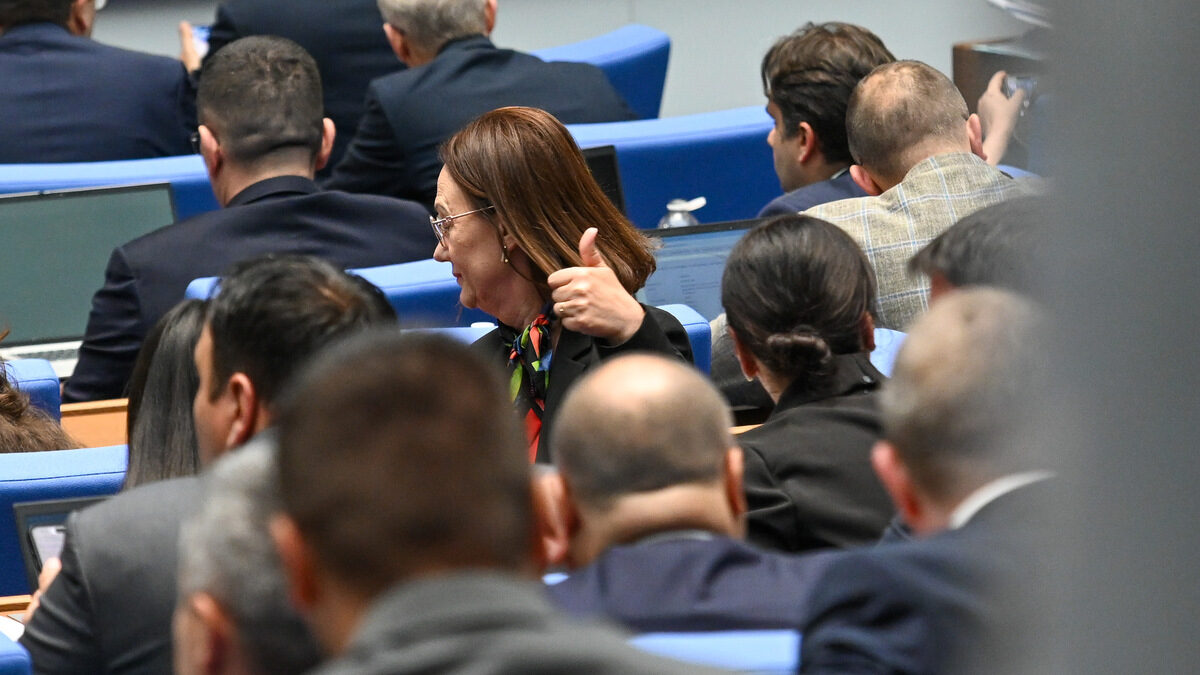 Управляващите и Пеевски избраха полицай с 10-дневен курс за GDPR за шеф на Комисията за личните данни