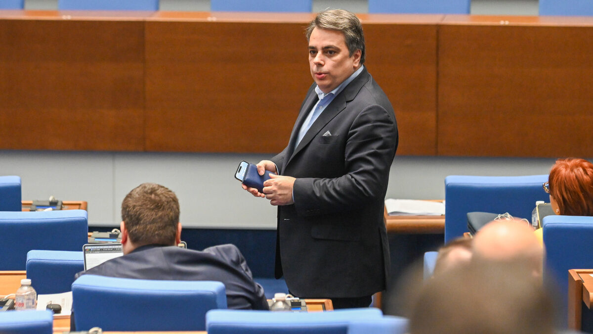 Асен Василев
