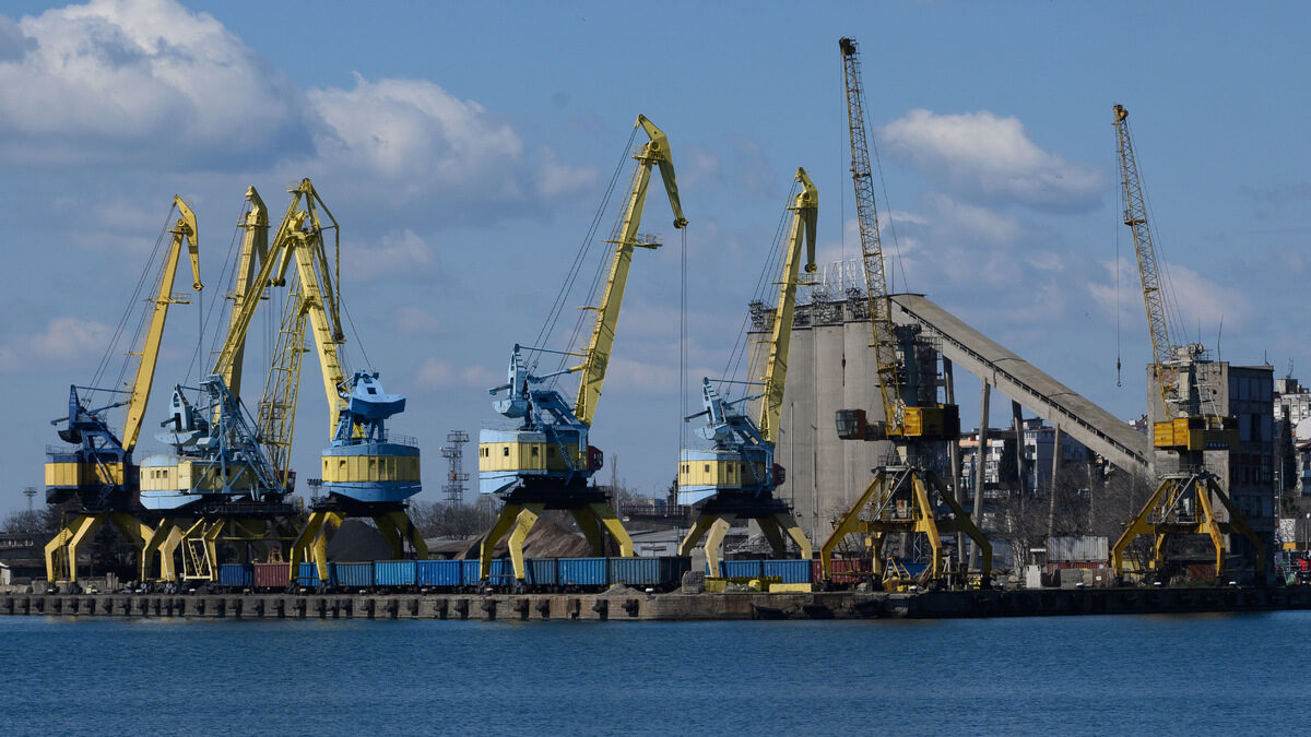 Собственикът на кораба "Верила" ще съди двамата моряци, получили присъди за трафик на кокаин