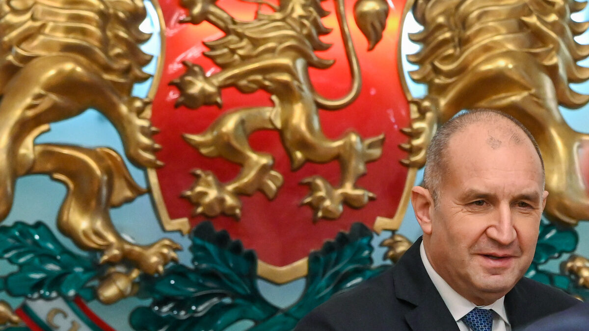 Президентът предлага на парламента да пренебрегне Конституцията