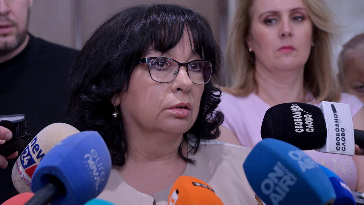Финансовият министър хвърли вината на кмета на София за протеста в градския транспорт