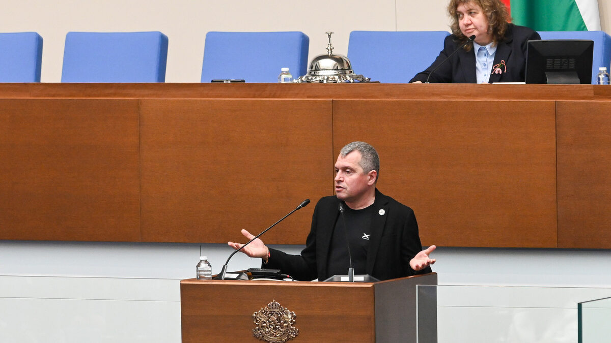 Парламент - парламентарно заседание - изслушване на експертите / вещите лица от ЦИК, участвали в повторното преброяване на бюлетини от проведените на 27 октомври 2024 г. парламентарни избори. Тошко Йорданов - ИТН