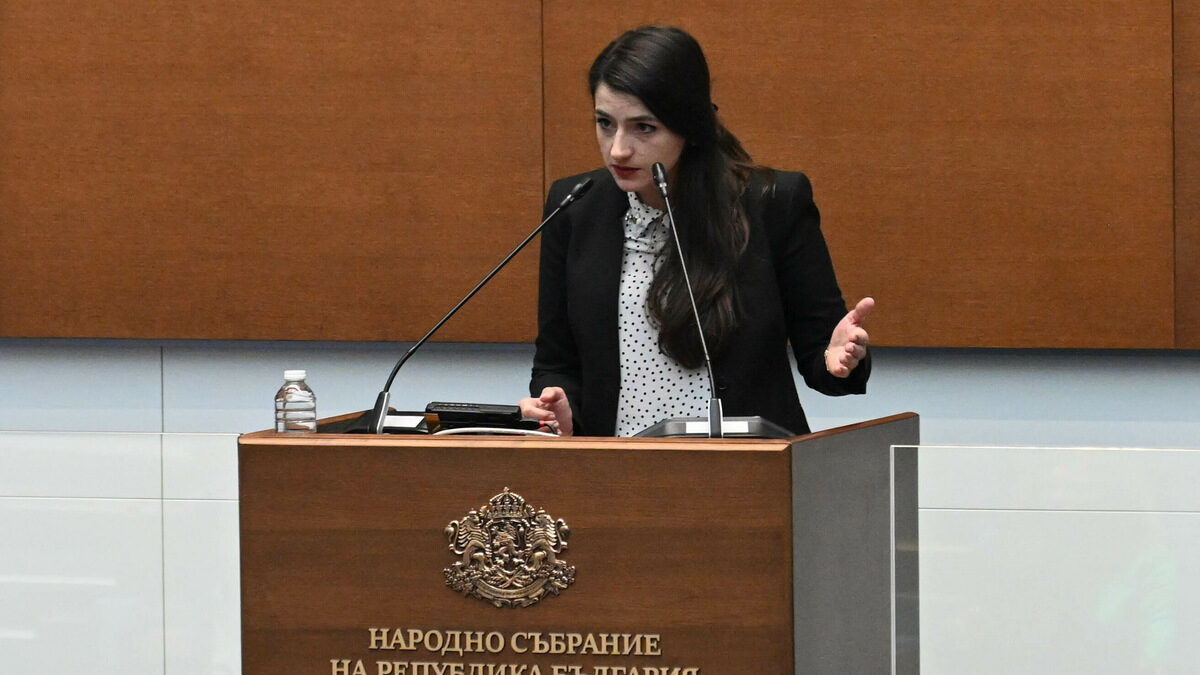 Бориславова: След влизането в еврозоната популисти няма да могат да се заиграват с паричната политика