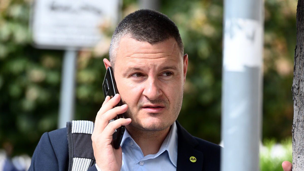 Симеон Ставрев: Защо кабинетът не даде пари преди седмица, ако не целеше блокада на София