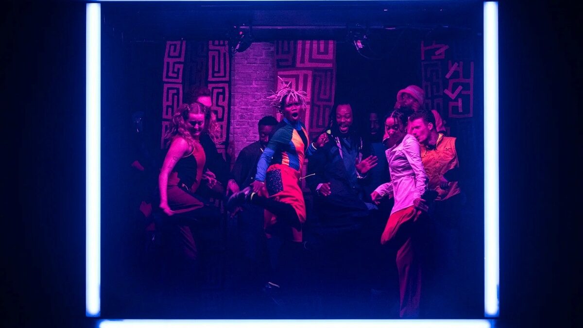 Спектакъл, вдъхновен от социалните мрежи, открива днес One Dance Festival в Пловдив Спектакъл, вдъхновен от социалните мрежи, открива днес One Dance Festival в Пловдив