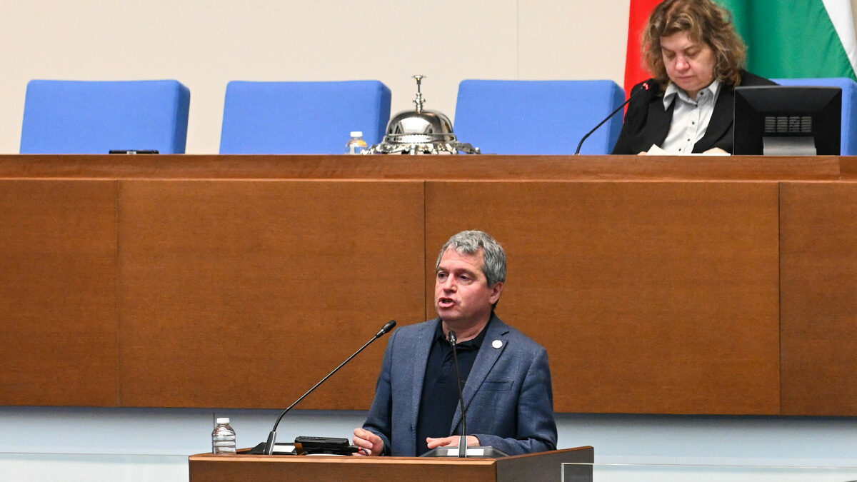Декларацията беше предложена от "Има такъв народ"