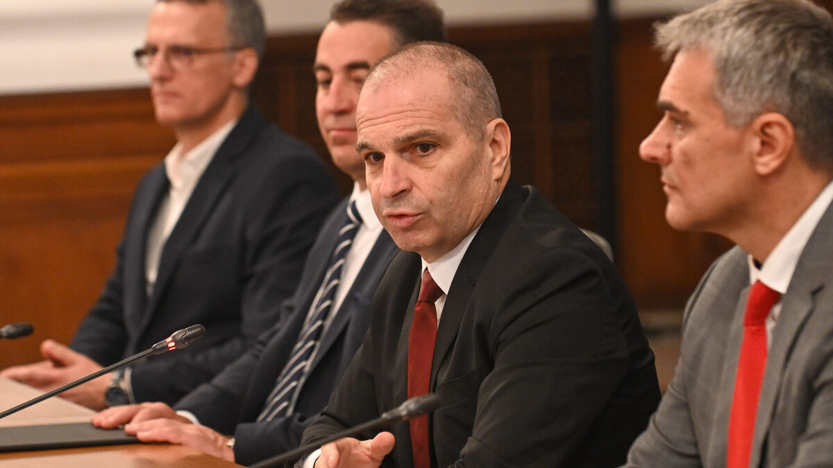 "Като в София": Трите телекома получават близо 400 млн. лв. за бърз интернет до селата "Като в София": Трите телекома получават близо 400 млн. лв. за бърз интернет до селата