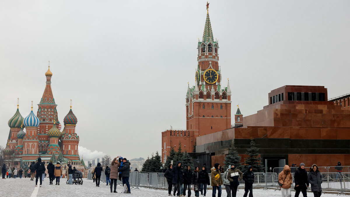Мавзолеят на Ленин, който се намира на главния площад на Москва и до стените на Кремъл, ще бъде затворен за две години заради неотложен ремонт
