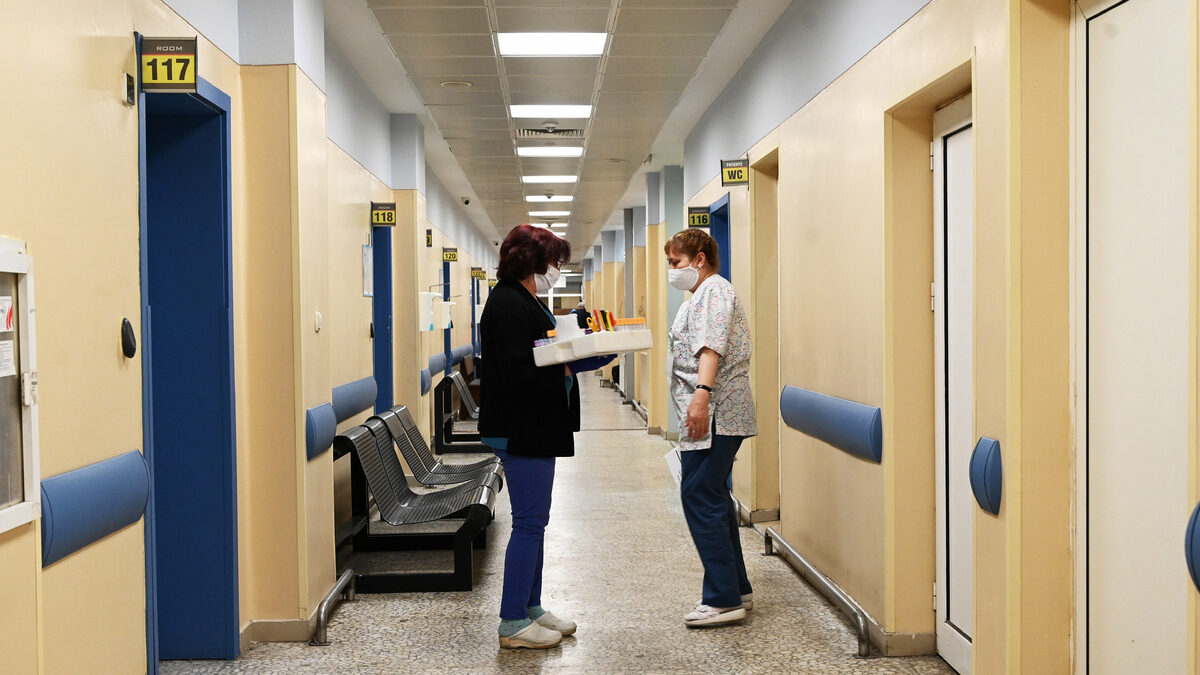 Икономисти настояват за ударно увеличение на заплатите на медицинските сестри