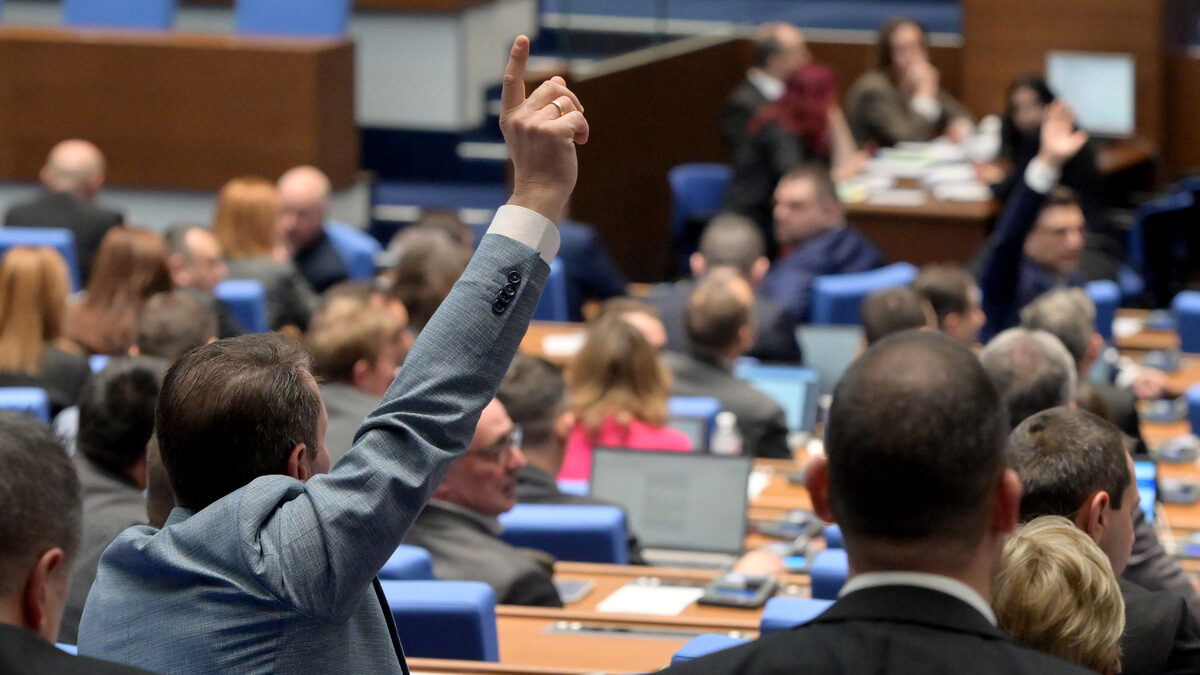 Парламентът даде ход на процедурата за запълване на последното вакантно място в Сметната палата