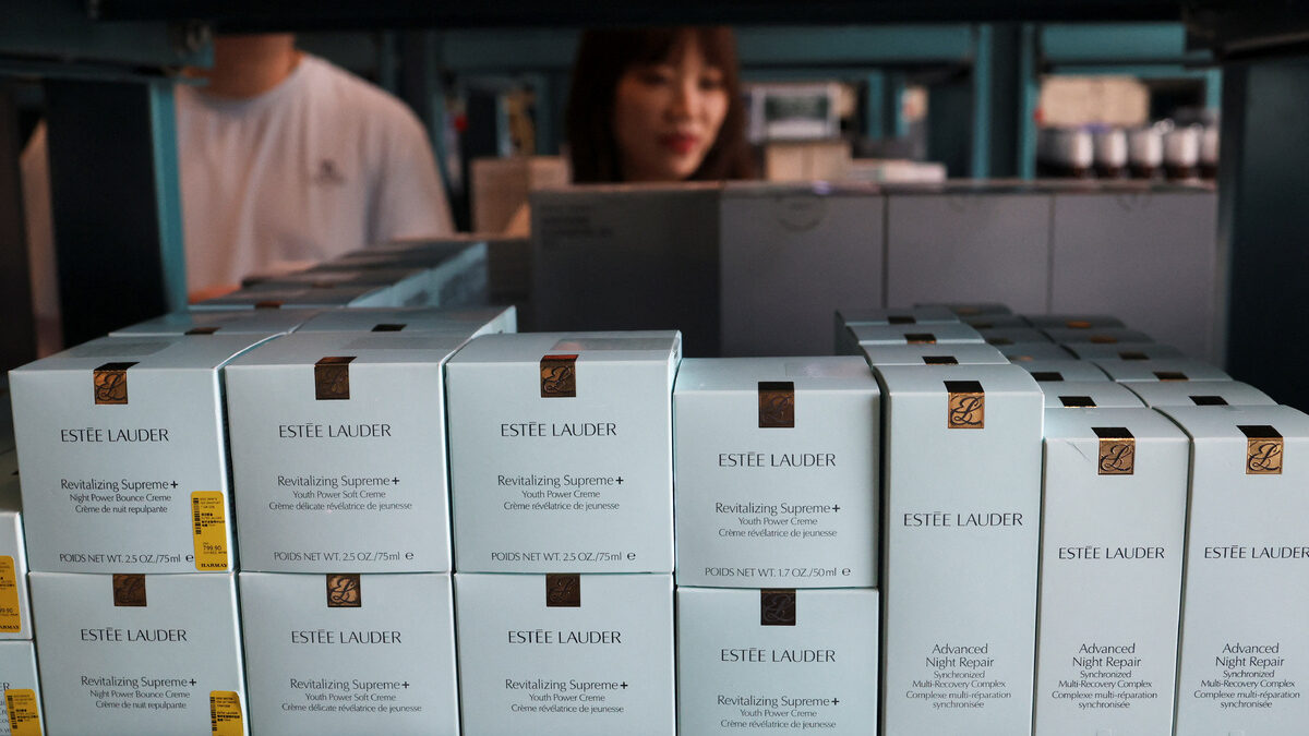 Почина човекът, превърнал Estée Lauder в световен гигант