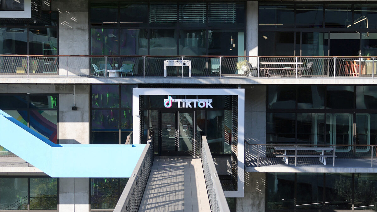 Тръмп даде още 90 дни отсрочка за продажбата на TikTok Тръмп даде още 90 дни отсрочка за продажбата на TikTok