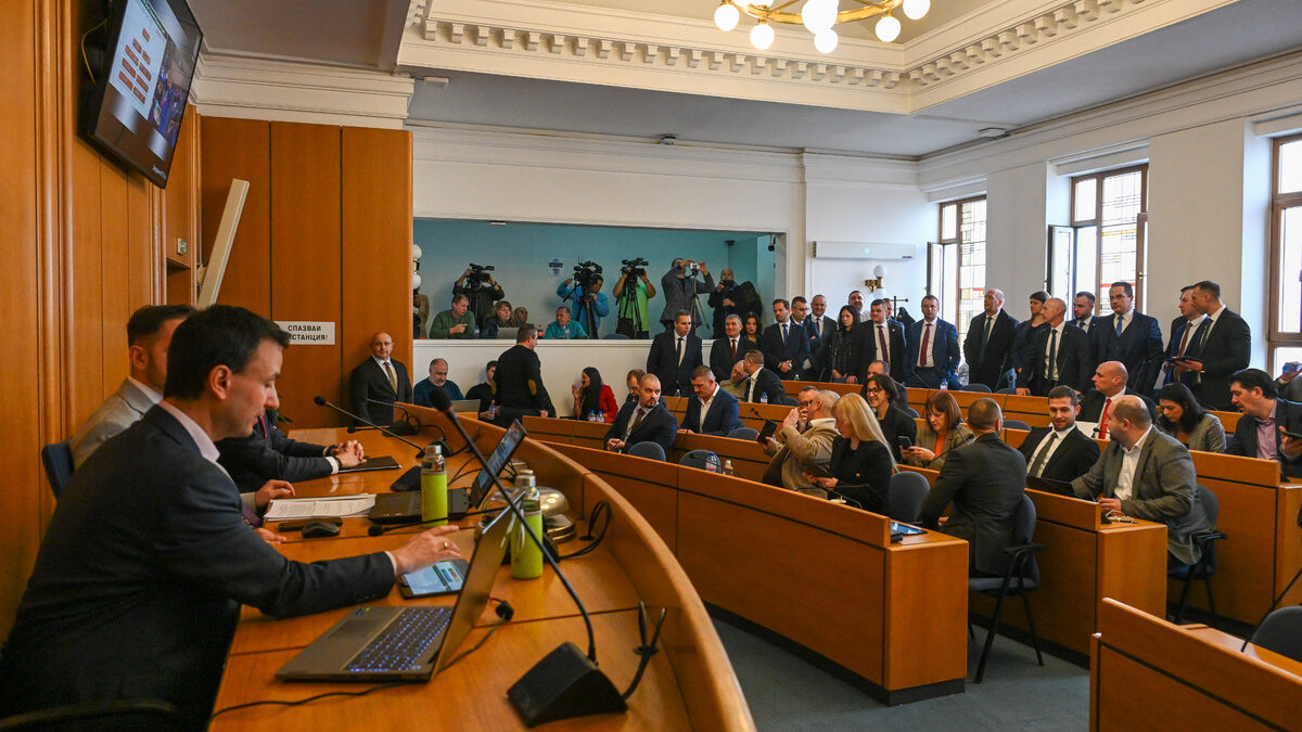 Столичният общински съвет прие върнатия бюджет на София