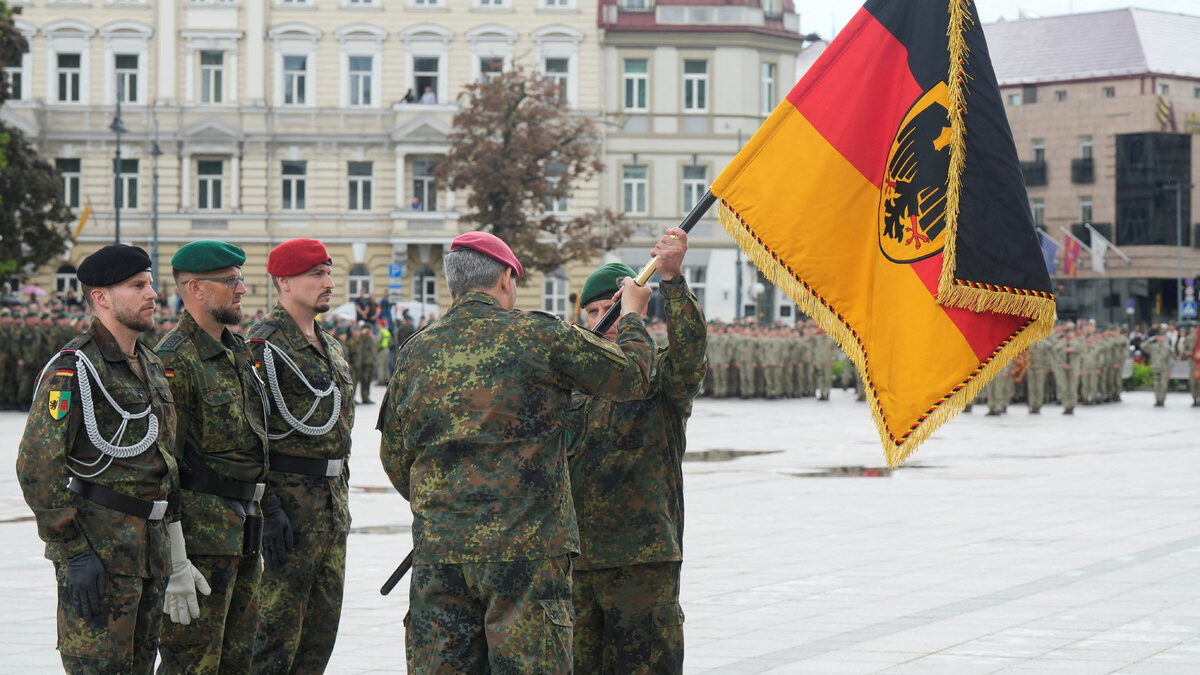 Германия проверява за руска следа в подпалването на камиони на Бундесвера