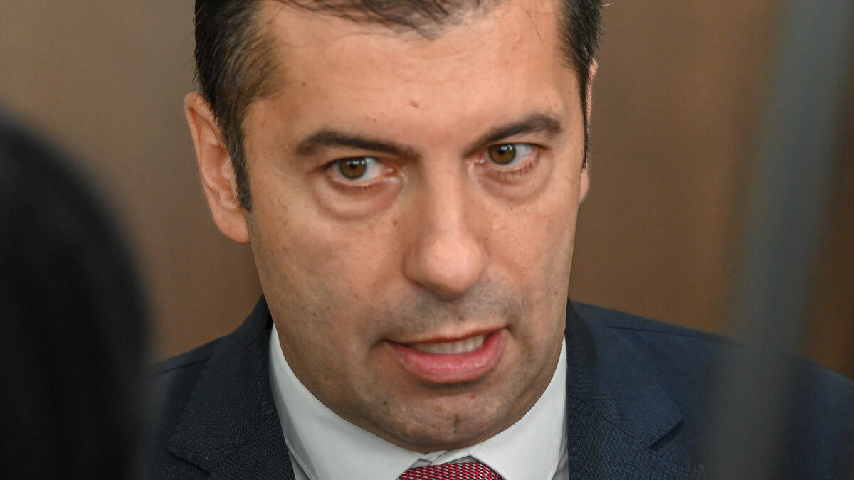 Кирил Петков подаде оставка и като депутат