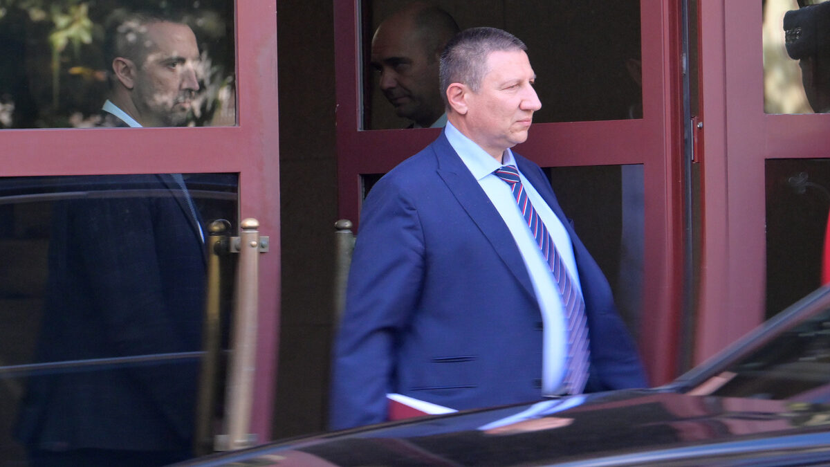 И.ф. главният прокурор Борислав Сарафов може да бъде изслушан в комисия в парламента, ако предложението бъде гласувано. И.ф. главният прокурор Борислав Сарафов може да бъде изслушан в комисия в парламента, ако предложението бъде гласувано.