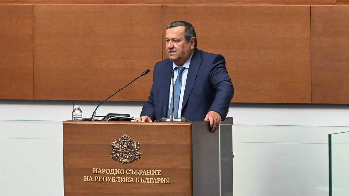 Групата около Доган няма да участва в гласуването по вота на недоверие