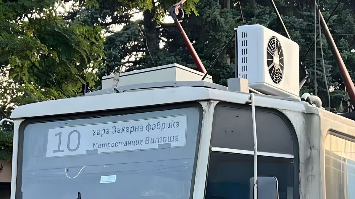 Кабините на ватманите в 70 трамвая се охлаждат с климатици за над 8 хил. лв.