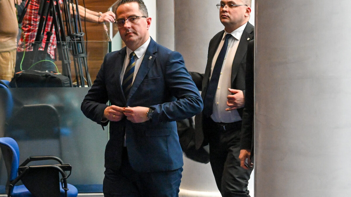 Заседанието на парламента приключи преждевременно след конфликт между депутати