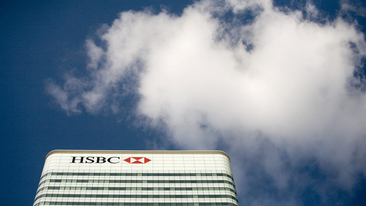 През февруари HSBC вече обяви, че ще разхлаби условията за финансиране на проекти за изкопаеми горива През февруари HSBC вече обяви, че ще разхлаби условията за финансиране на проекти за изкопаеми горива