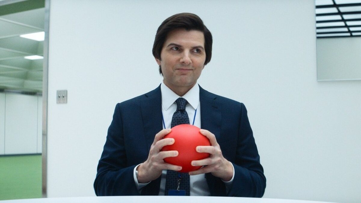Адам Скот в сериала Severance