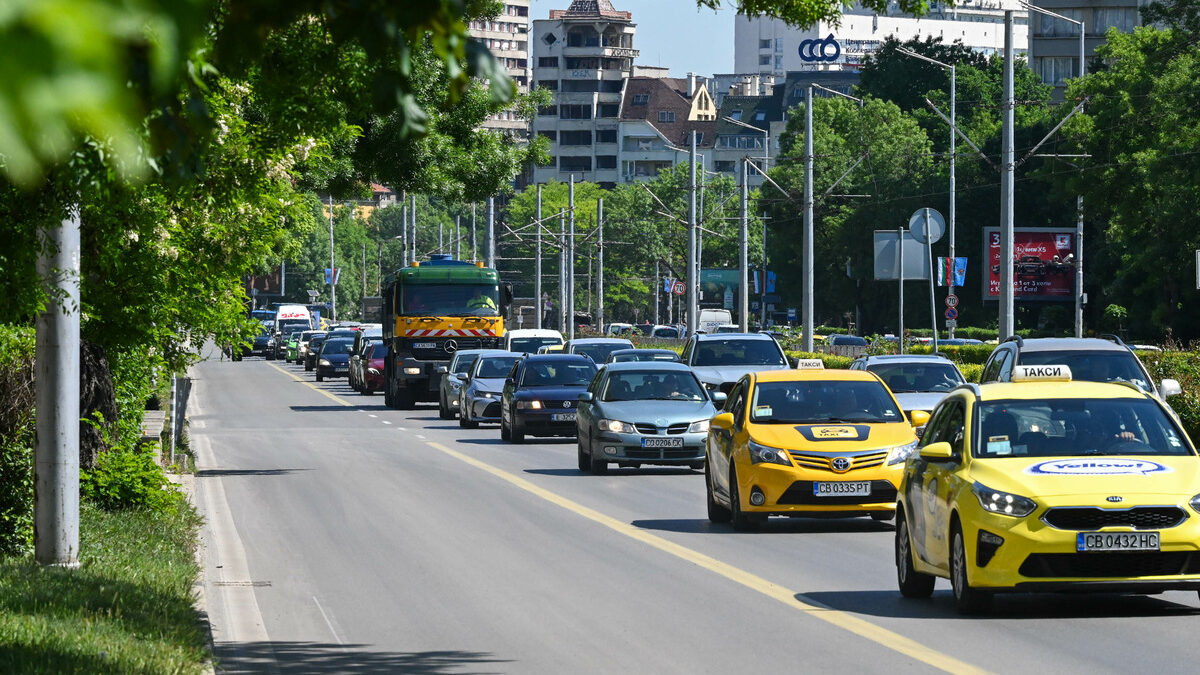 На стикерите на такситата цените ще бъдат изписвани и в евро