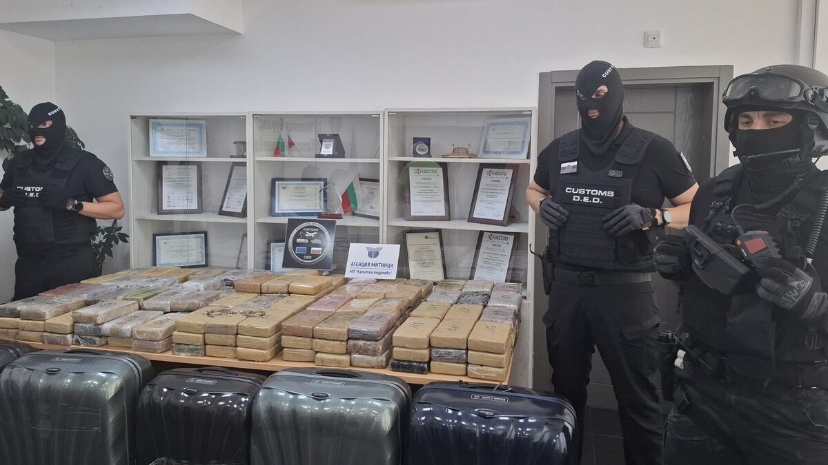 Прокуратурата поиска "задържане под стража" за заловените с кокаин за 37 млн. лв.