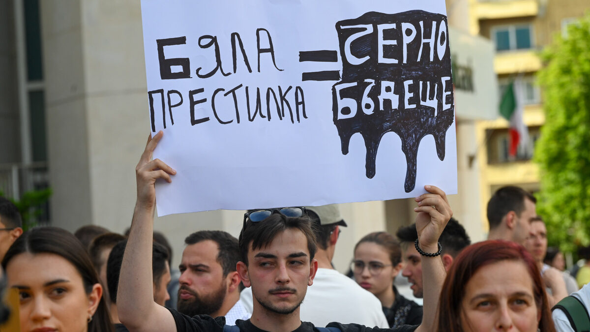 Прилики и разлики: Какво предлагат партиите на лекарите специализанти