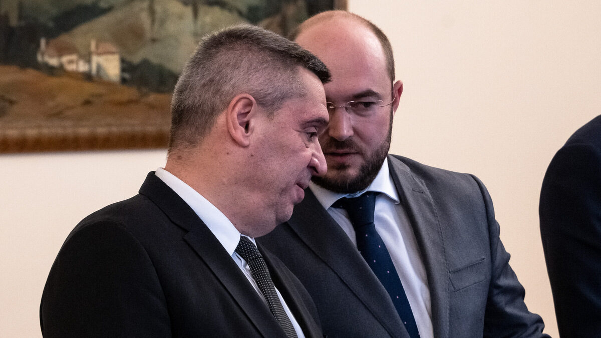 Кабинетът е отложил решението за създаване на "Магазин за хората"