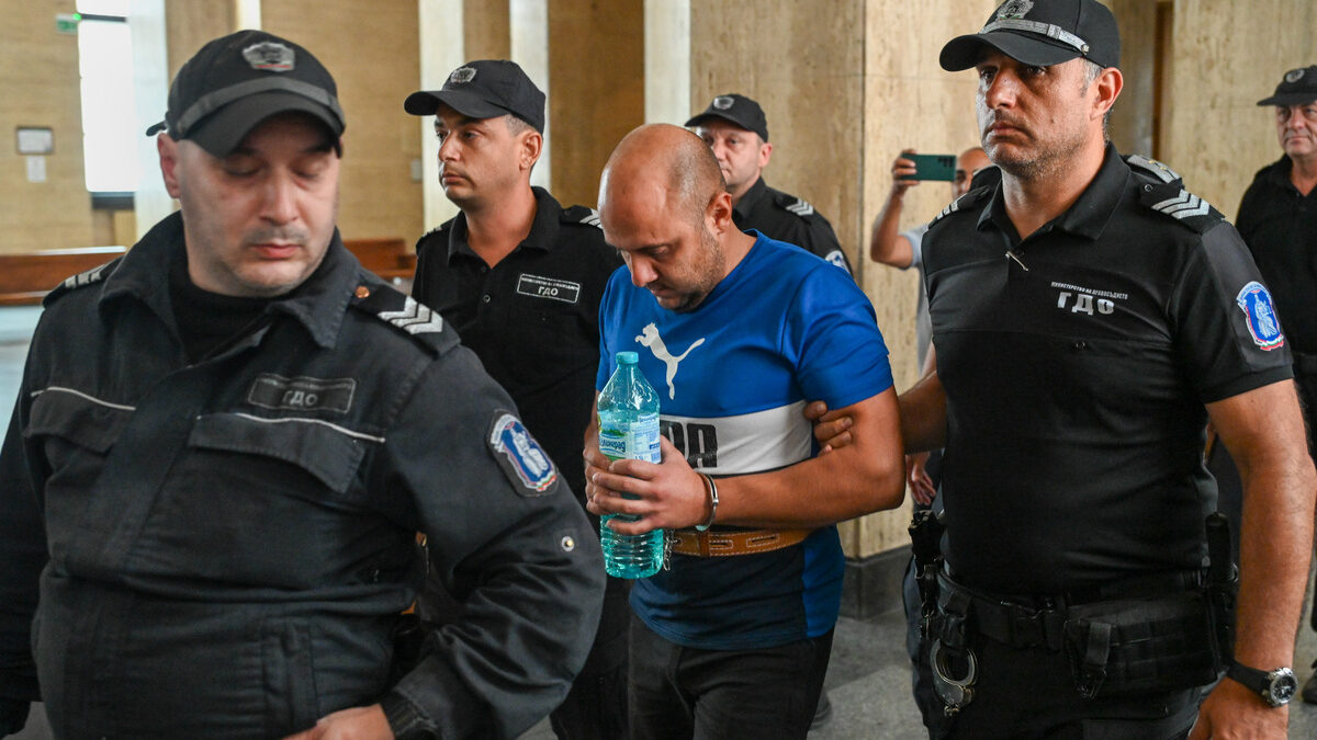 Мъжът, обвинен в тероризъм заради умишлен палеж във Велико Търново, остава в ареста
