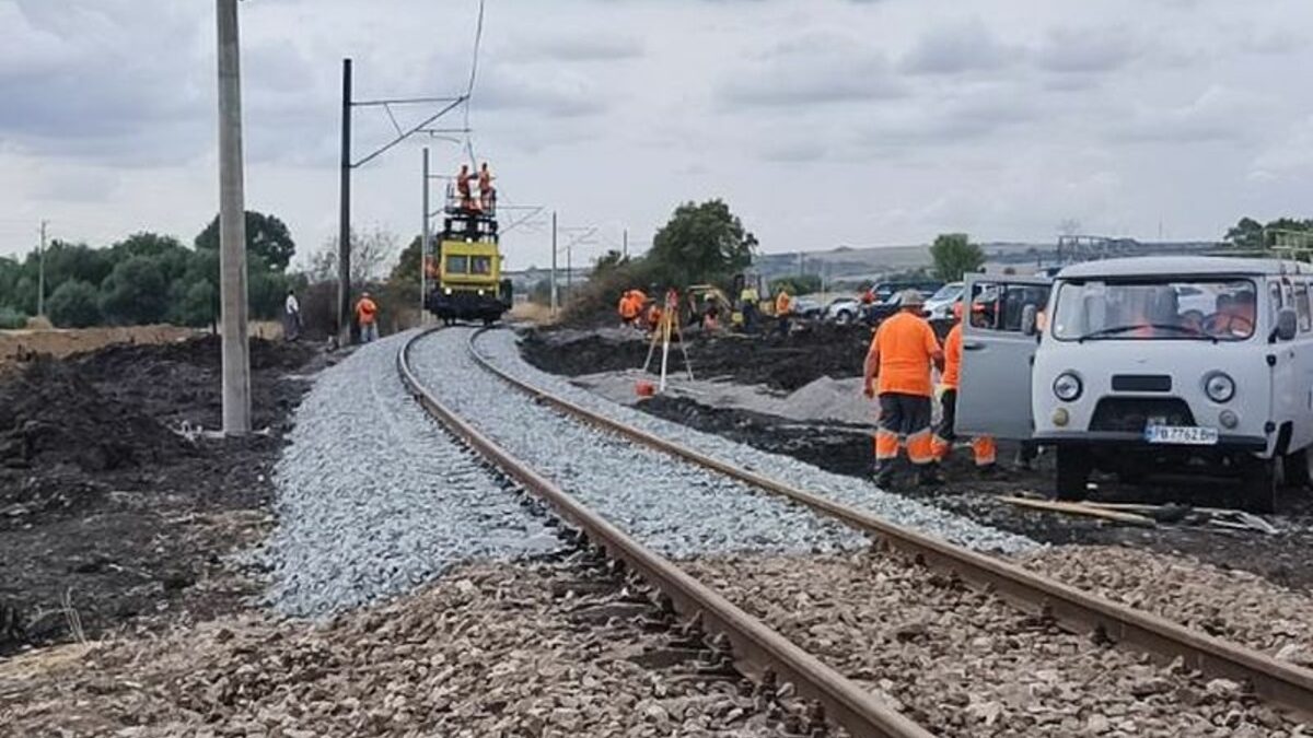 Движението на влаковете в района на Симеоновград е възстановено Движението на влаковете в района на Симеоновград е възстановено