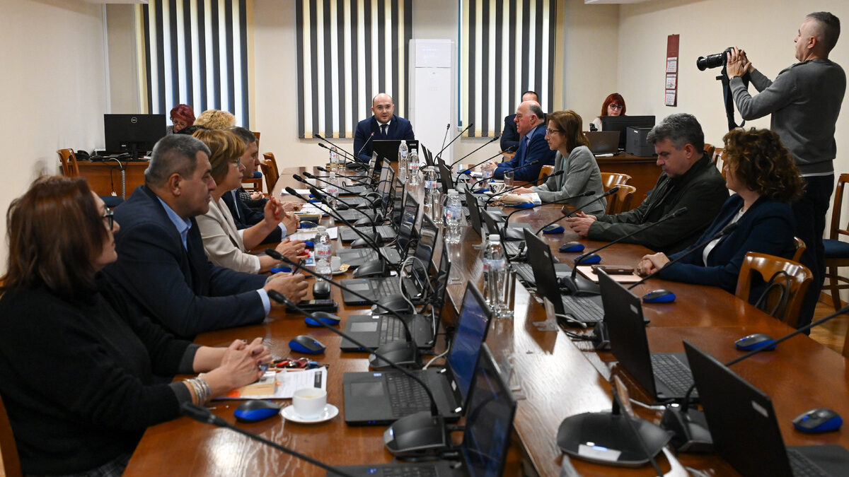 Прокурорската колегия решава кадрови въпроси в извънреден порядък